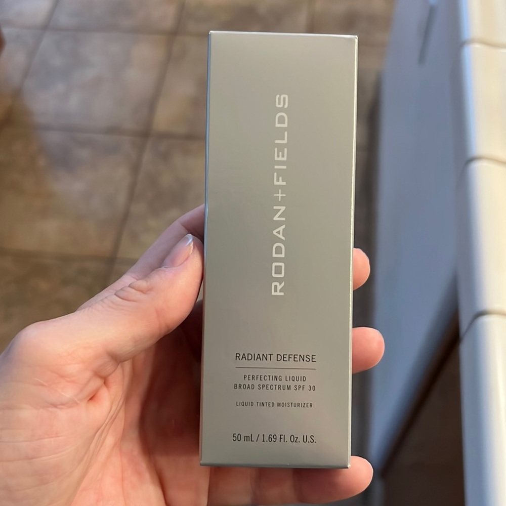 Rodan and Fields Radiant Defense Make Up - Shell Color